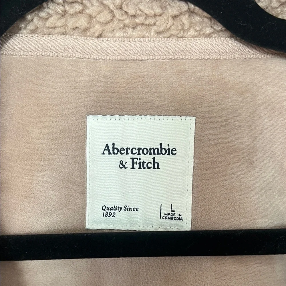 Abercrombie & Fitch Cozy Tan Sherpa Jacket - Picture 2 of 5